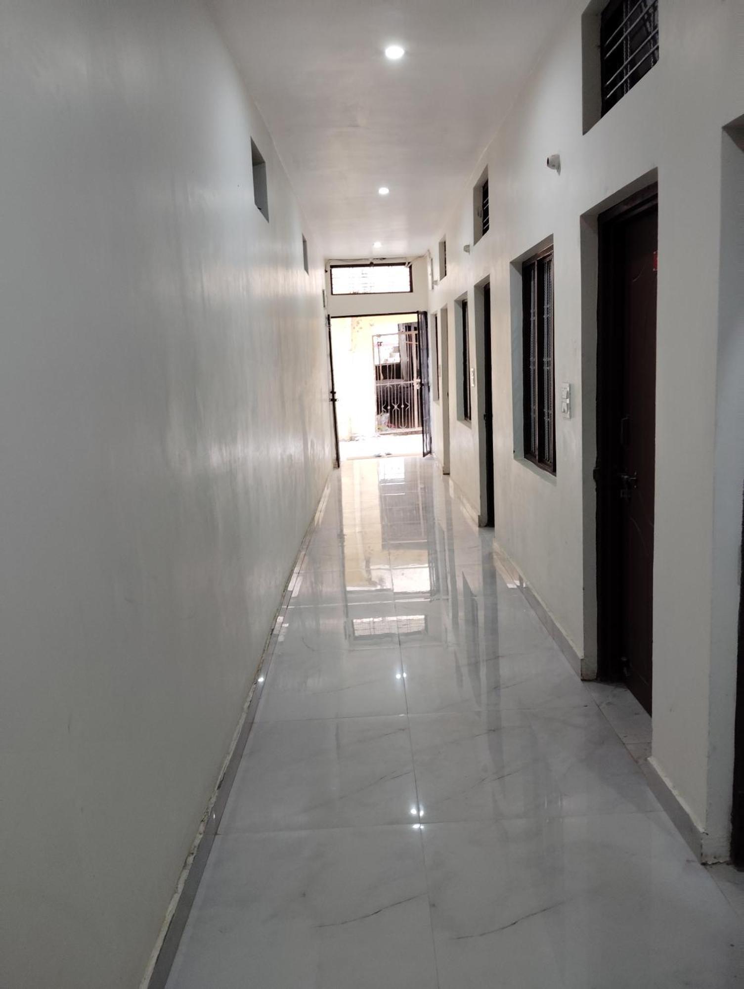 Hotel Narayana Residency Gupta Kāshi Buitenkant foto
